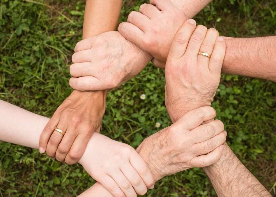 Proches aidants : un pilier trop souvent invisible
