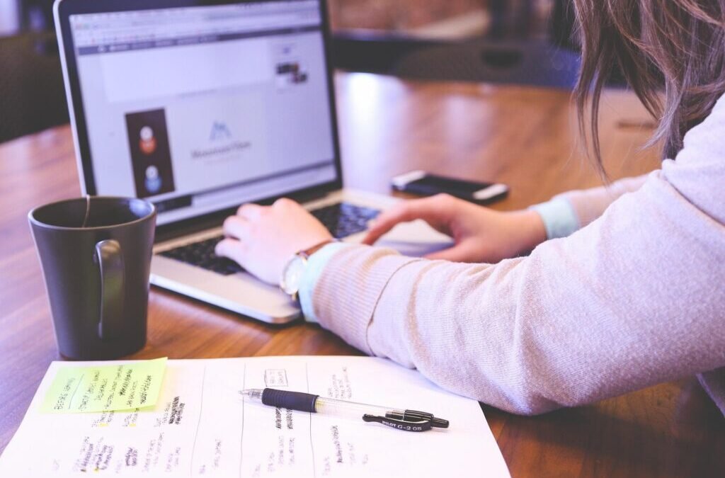 Jeunes travailleurs : le défi du numérique